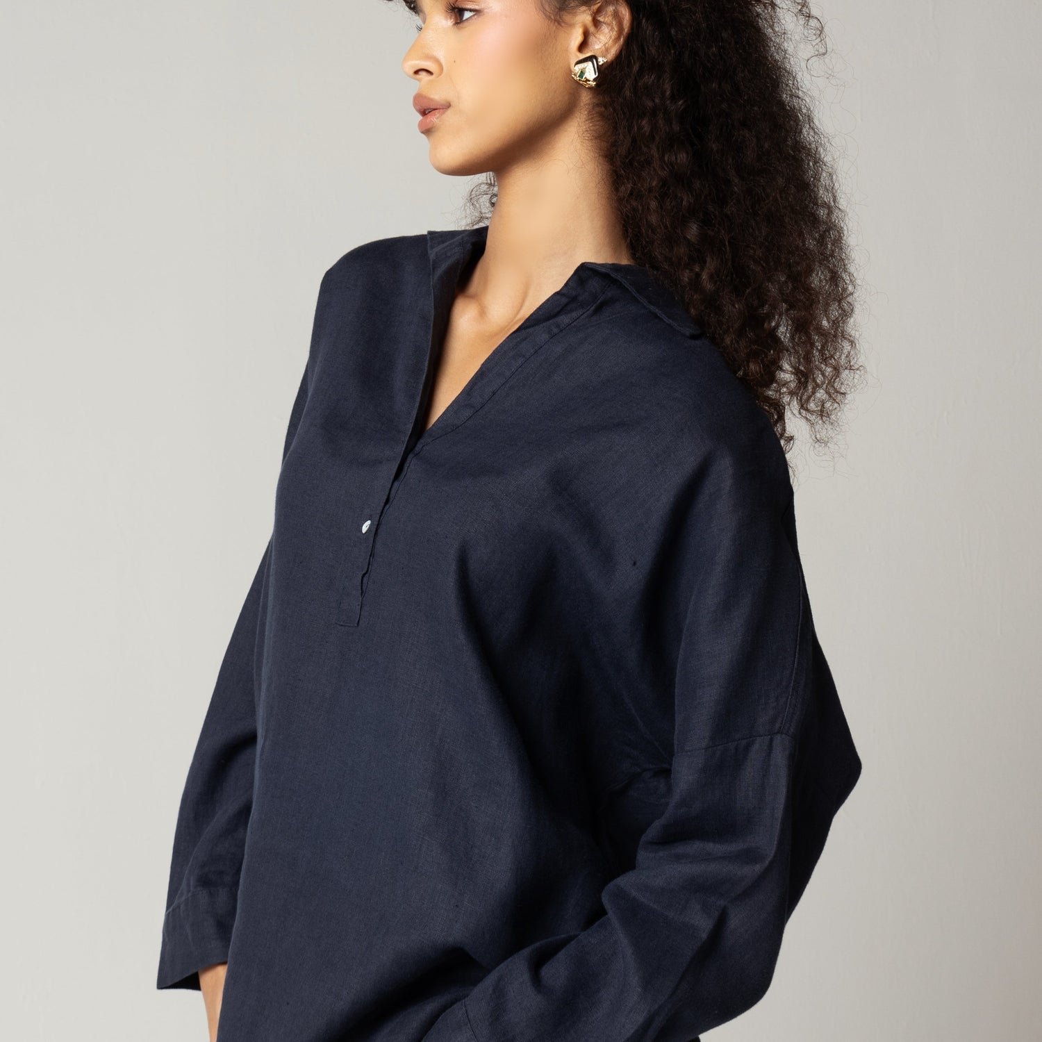 🎁 The Oversized Linen Shirt (30% off)