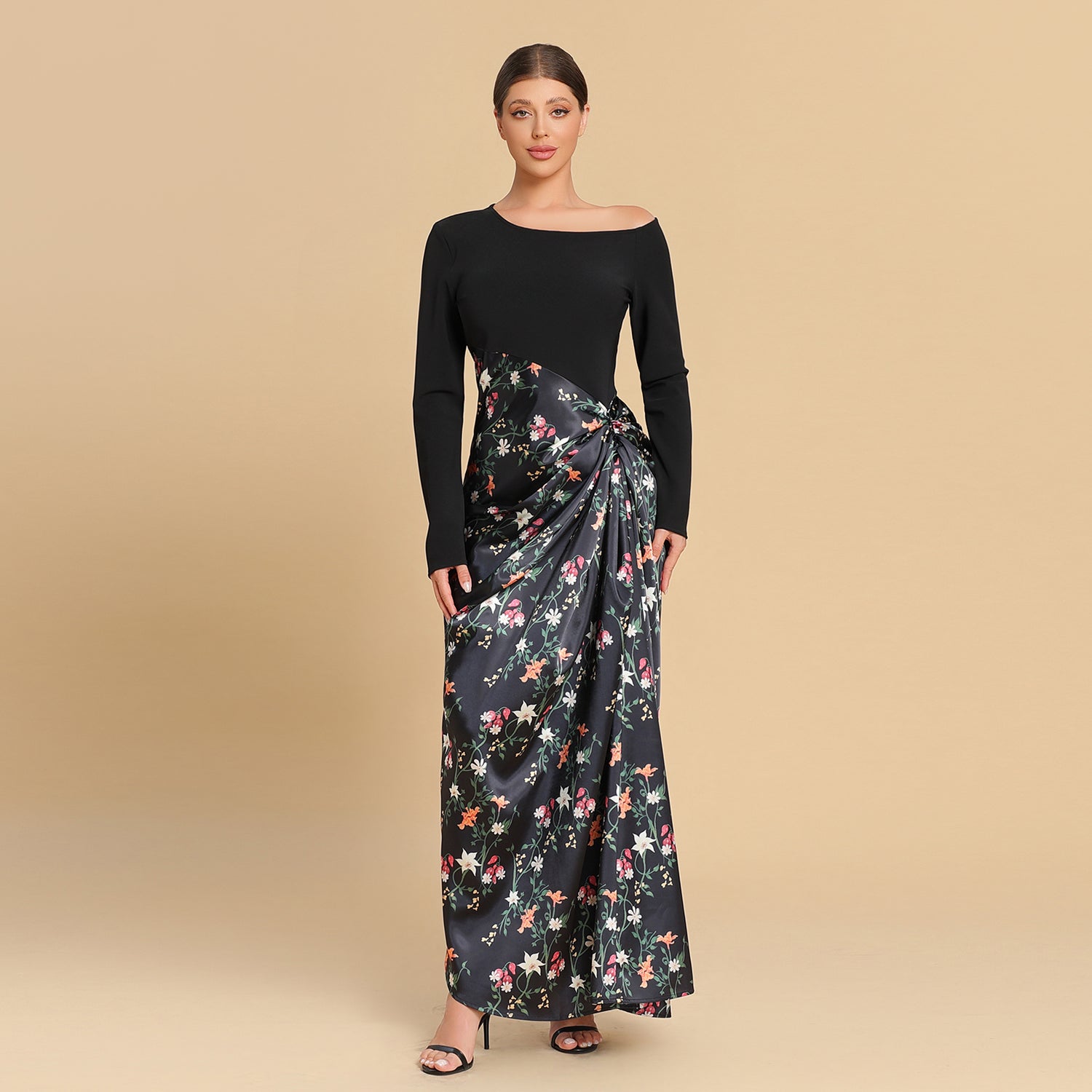 فستان بتنورة ساتان مطبوعة وتفاصيل درابية