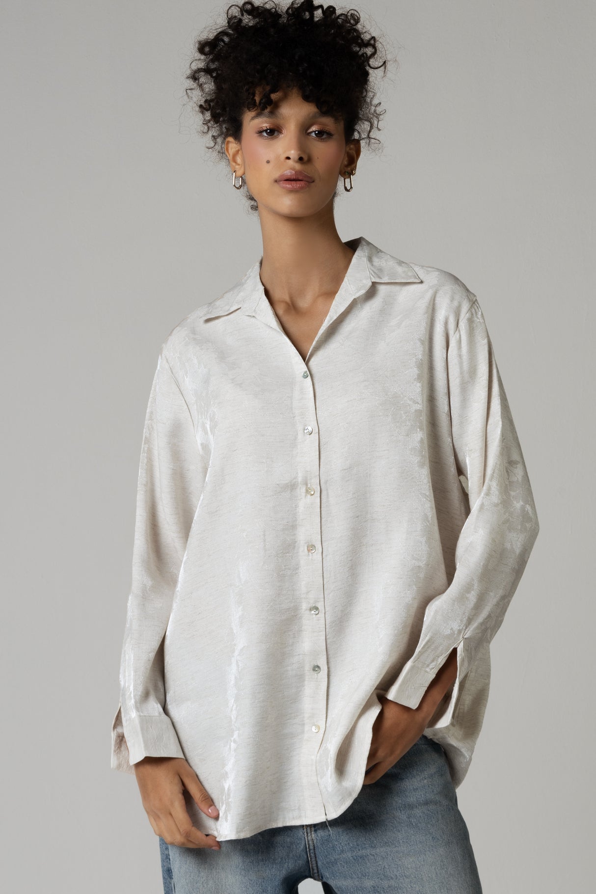 Jaquard Oversized Shirt with Shimmery Effect - White