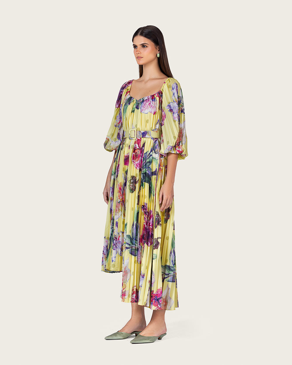 فستان ميدي شيفون أصفر مزهر بكسرات مع حزام