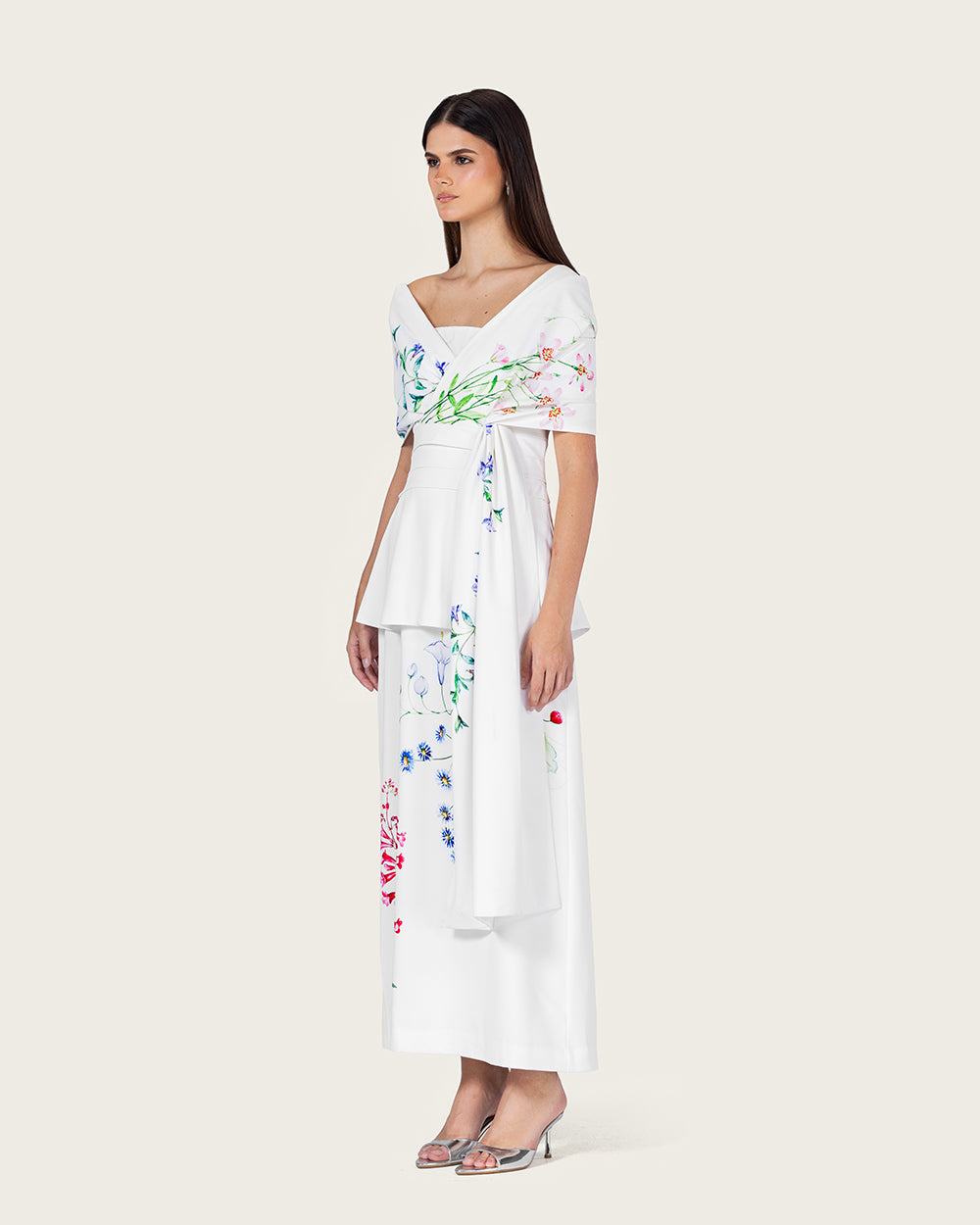فستان ماكسي كريب أبيض مزهر بياقة أوف شولدر