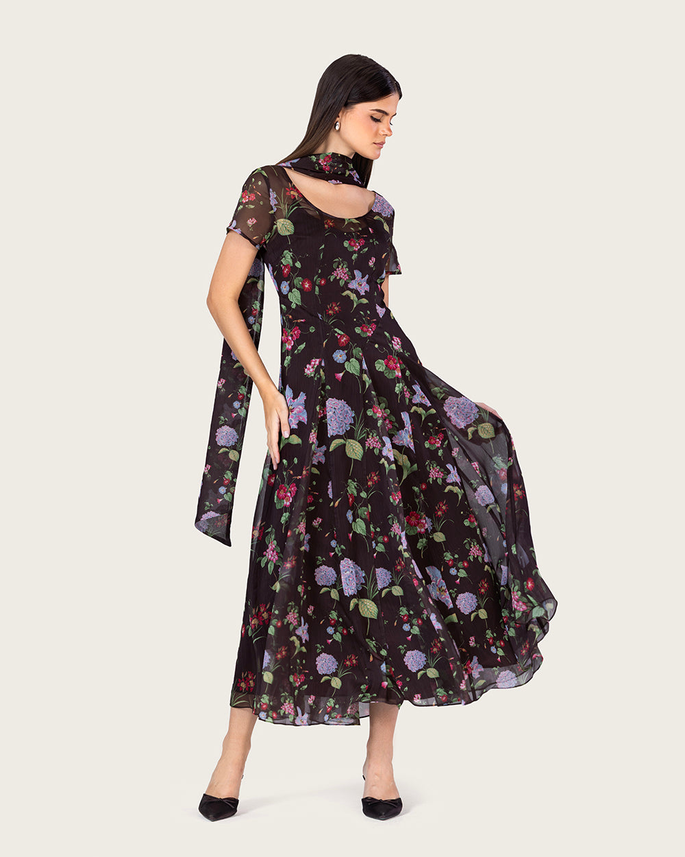 فستان طول الكاحل شيفون مزهر داكن بطبقة شفافة