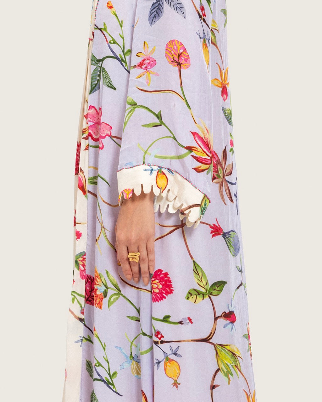 قفطان ماكسي مطبوع بنقشة زهور مع تطريزات خرزية