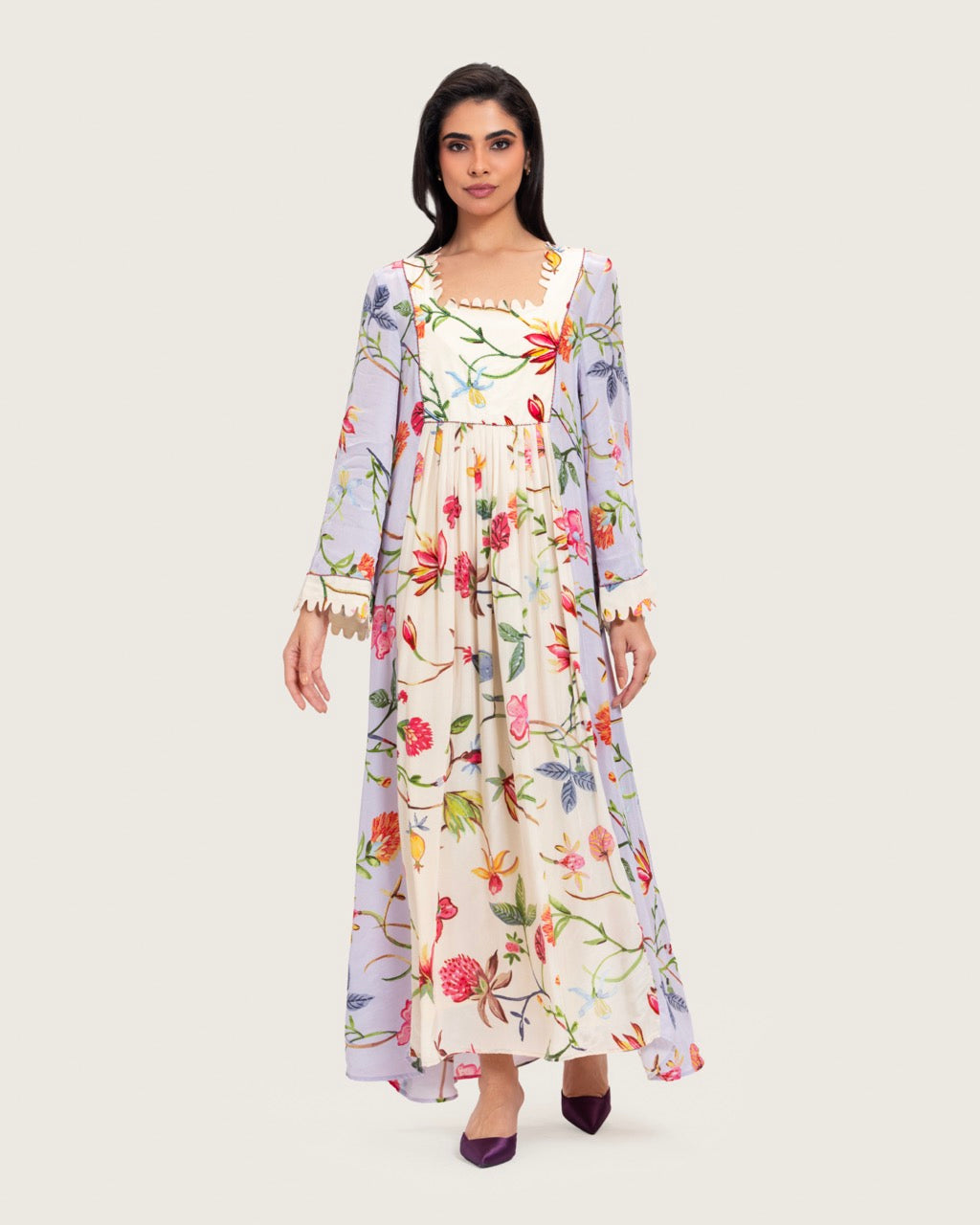 قفطان ماكسي مطبوع بنقشة زهور مع تطريزات خرزية