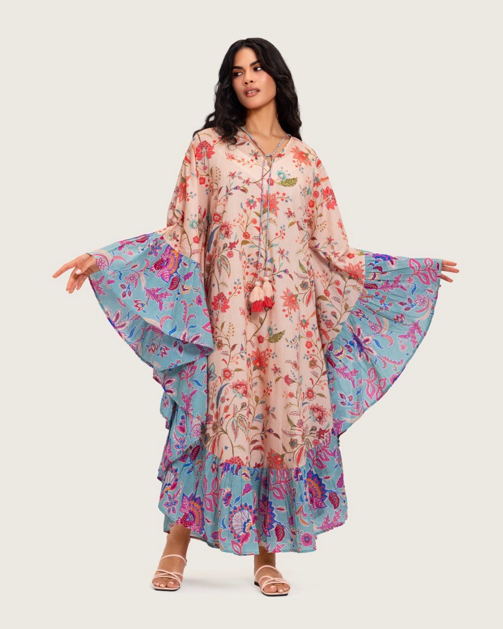A flowy cotton kaftan with ruffle wide sleeves and mix print - Noētic