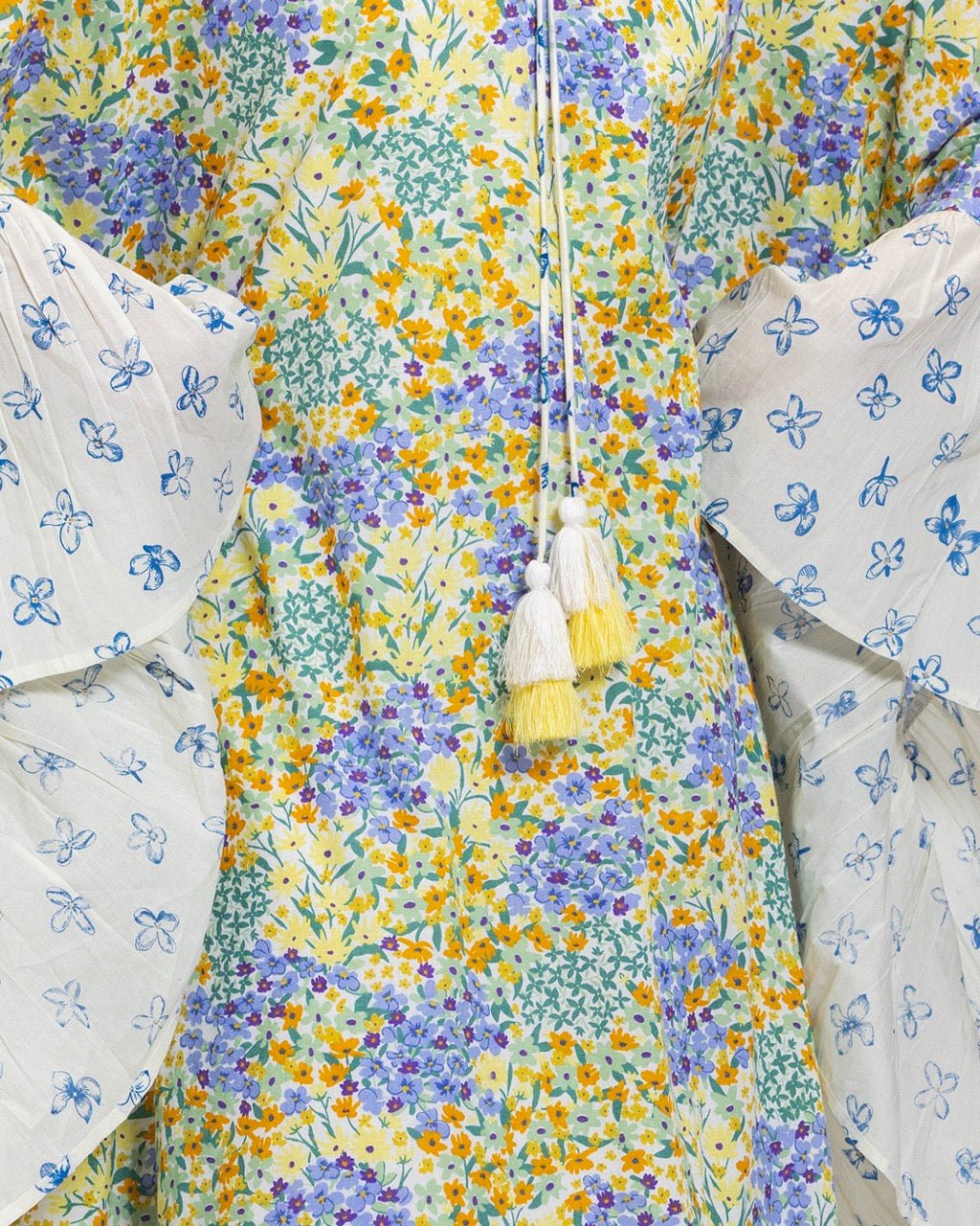 A flowy cotton kaftan with ruffle wide sleeves and pastel print - Noētic