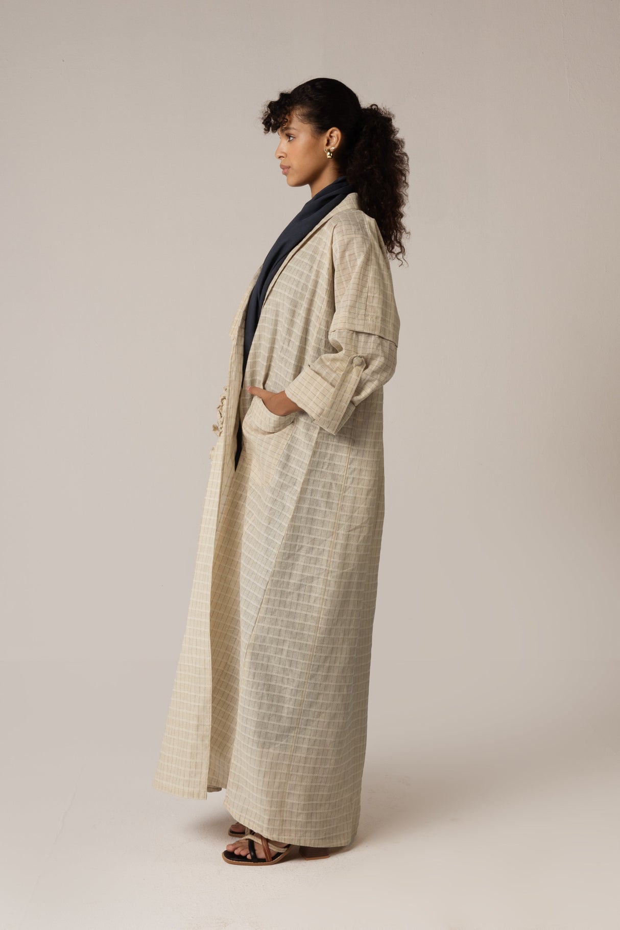 Cotton Abaya with Tonal Pattern and Floral Appliqué Pocket - Noētic