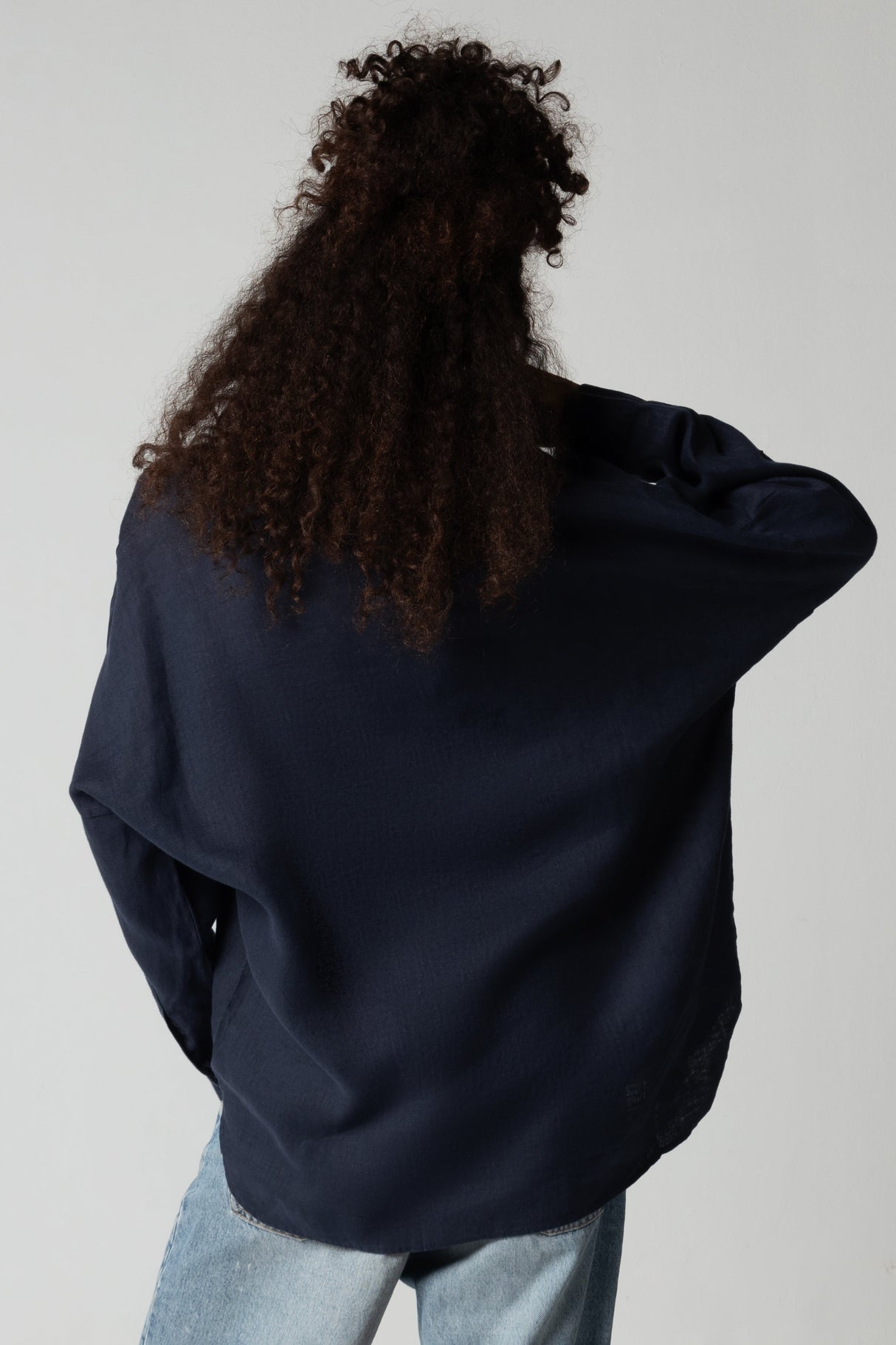 The Oversized Linen Shirt - Noētic