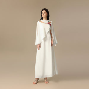 فستان أبيض كريب بزهور مطرزة