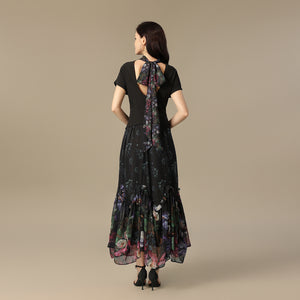 فستان ماكسي كريب أسود بتنورة شيفون بطبعة زهرية ووشاح خلفي