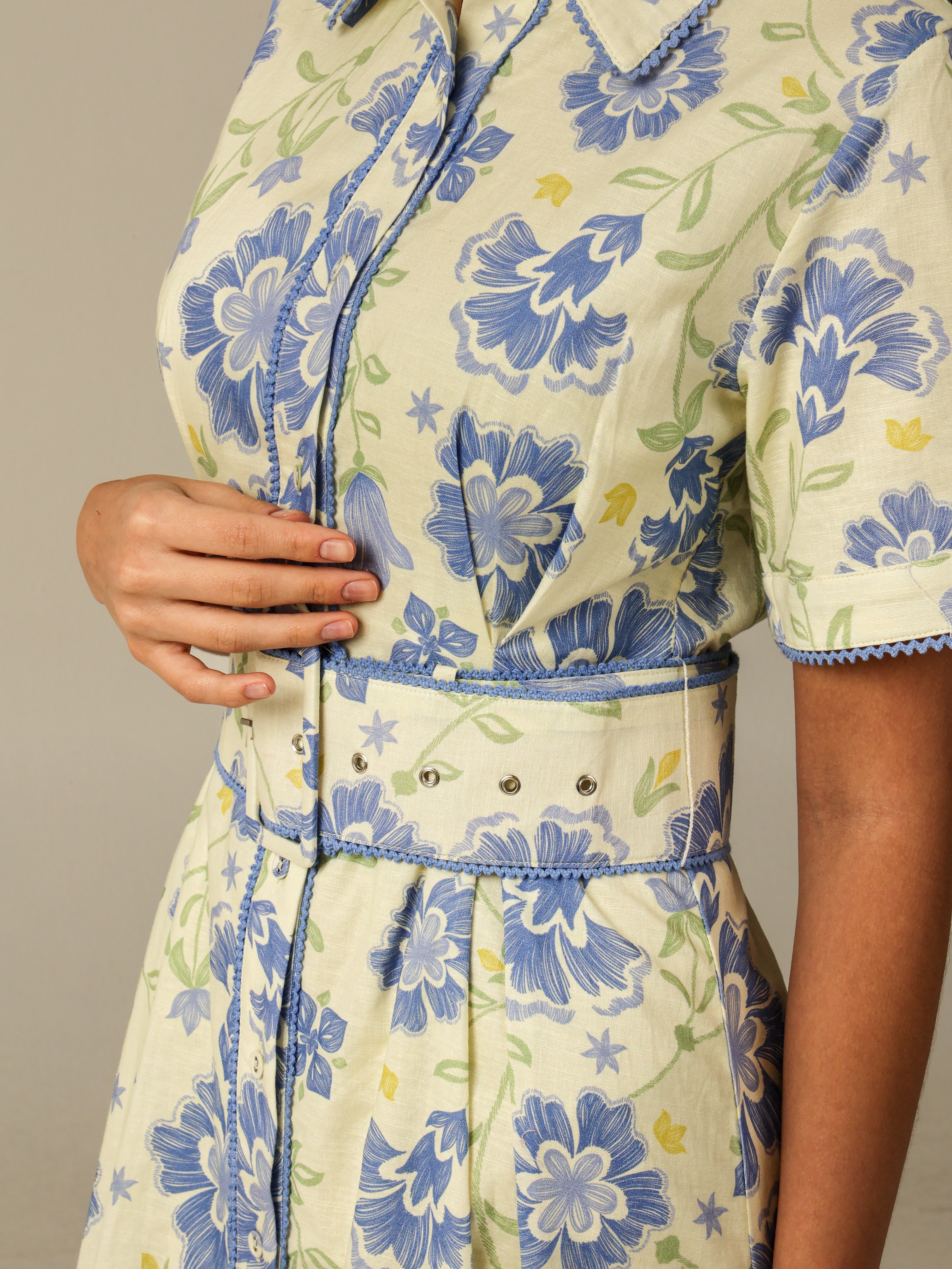 Short Sleeve Linen Shirt Dress with Floral Pattern in Soft Shades – Noētic