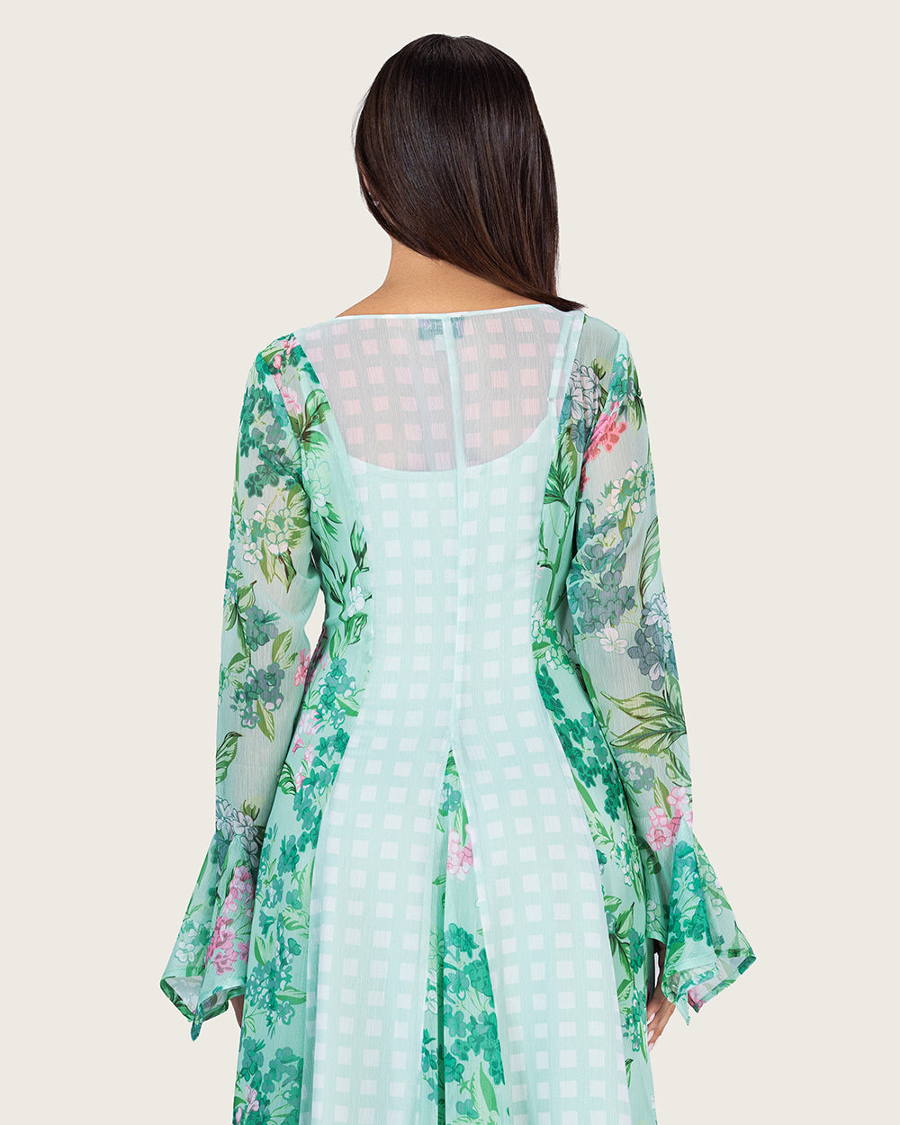 فستان شيفون أخضر فاتح مزهر بأكمام واسعة