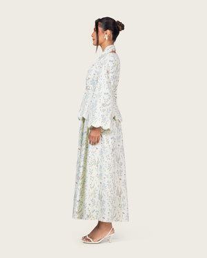 فستان كتان مزهر بتفاصيل حواف صدفية