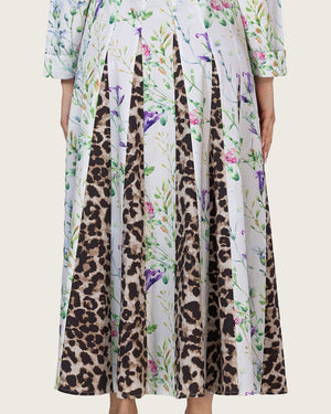 فستان كتان مزهر مع طبعة ليوبارد وحزام مجدول بالخرز
