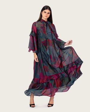 فستان ماكسي بطبعات فنية متعددة الألوان مع أكمام واسعة ورباط عنق
