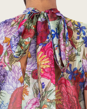 فستان ماكسي أورغانزا مزهر بياقة عالية وربطة خلفية