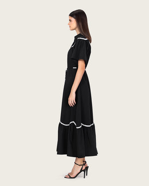 فستان ماكسي أسود بوبلين مع إدخالات دانتيل وحزام خصر مرصع