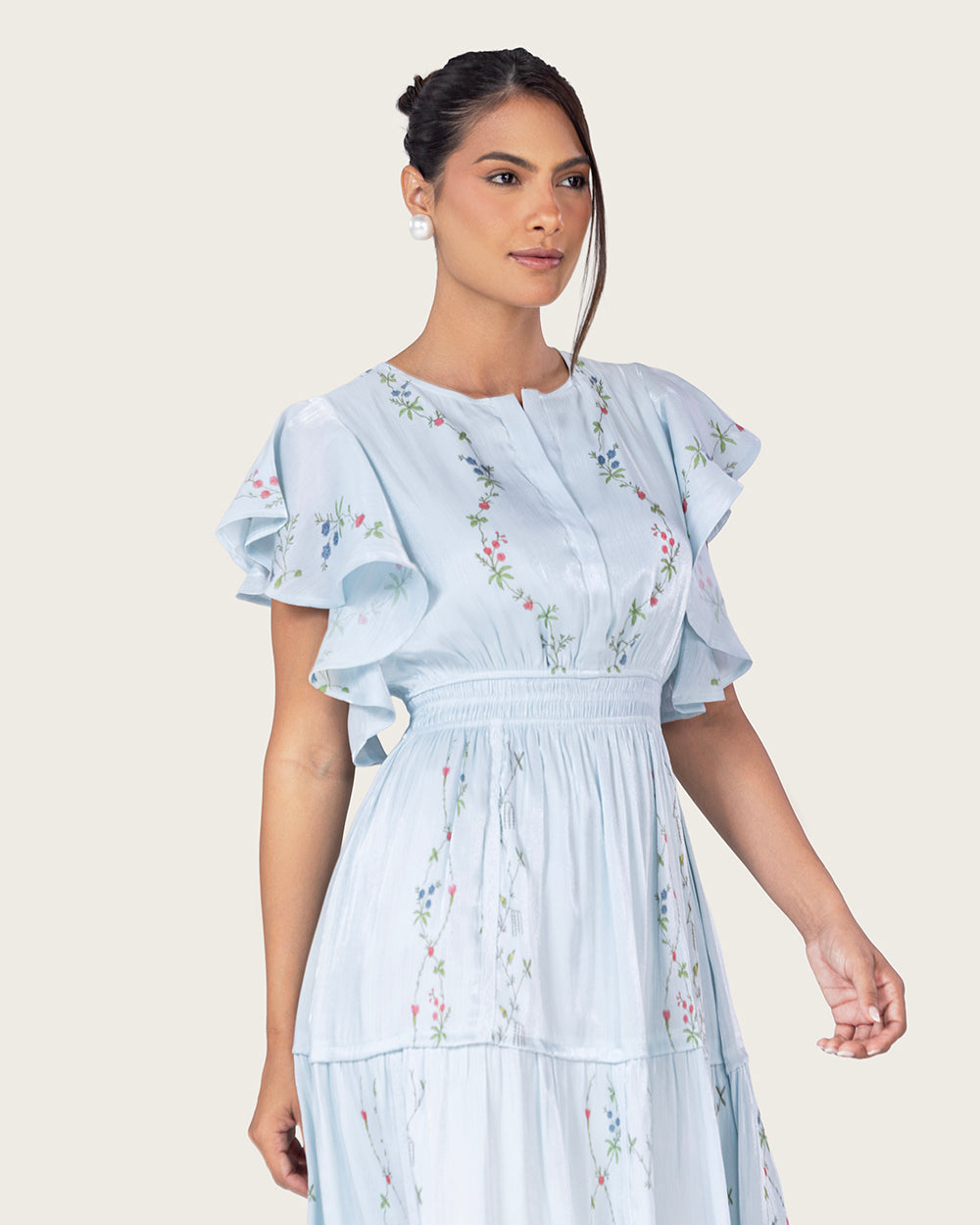 فستان ماكسي شيفون لامع أزرق فاتح بأكمام فراشة