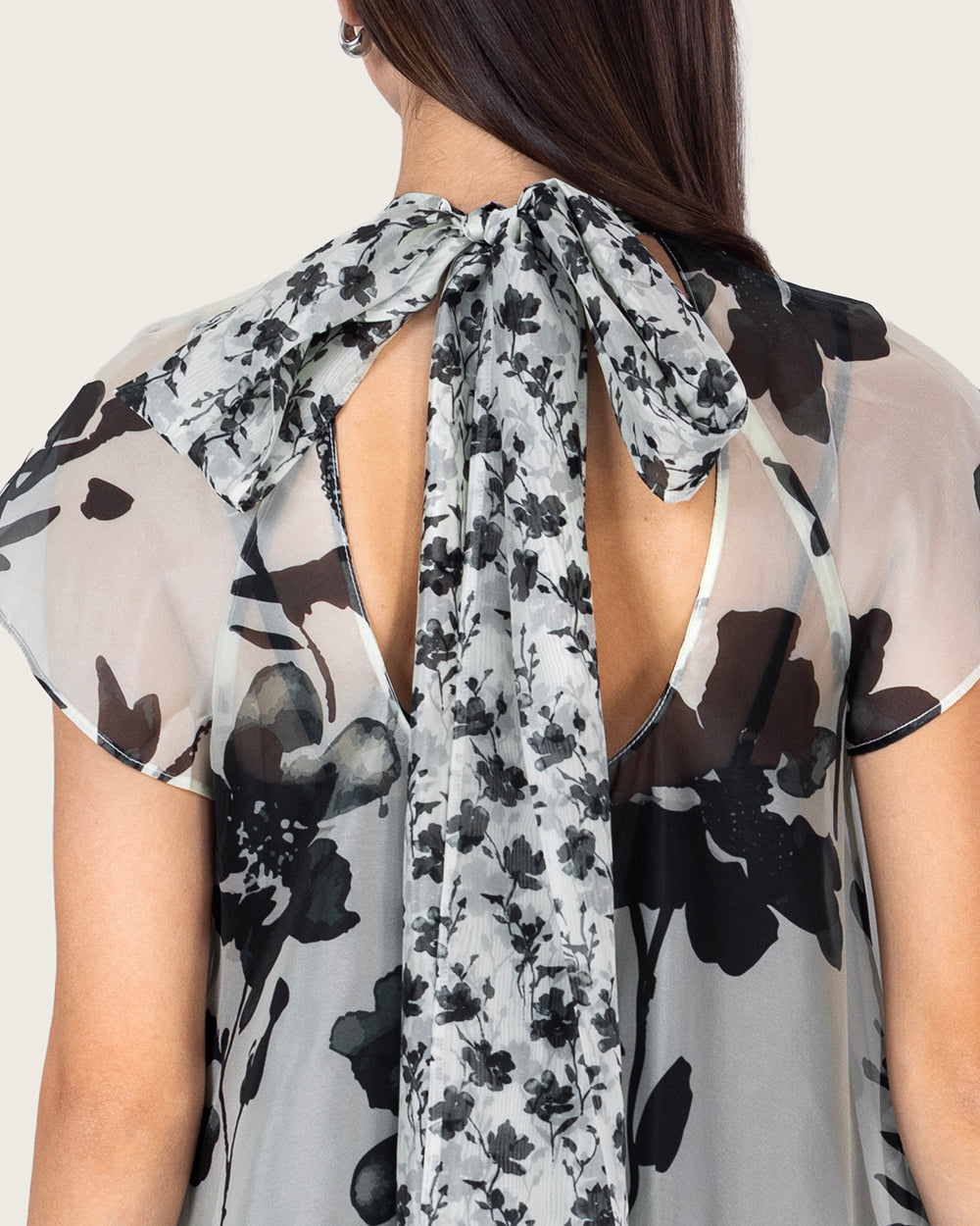 فستان ماكسي أورغانزا مزهر مع ربطة خلفية