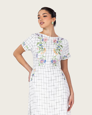 فستان كتان مطرز بالورود بثلاث ربطات خلفية