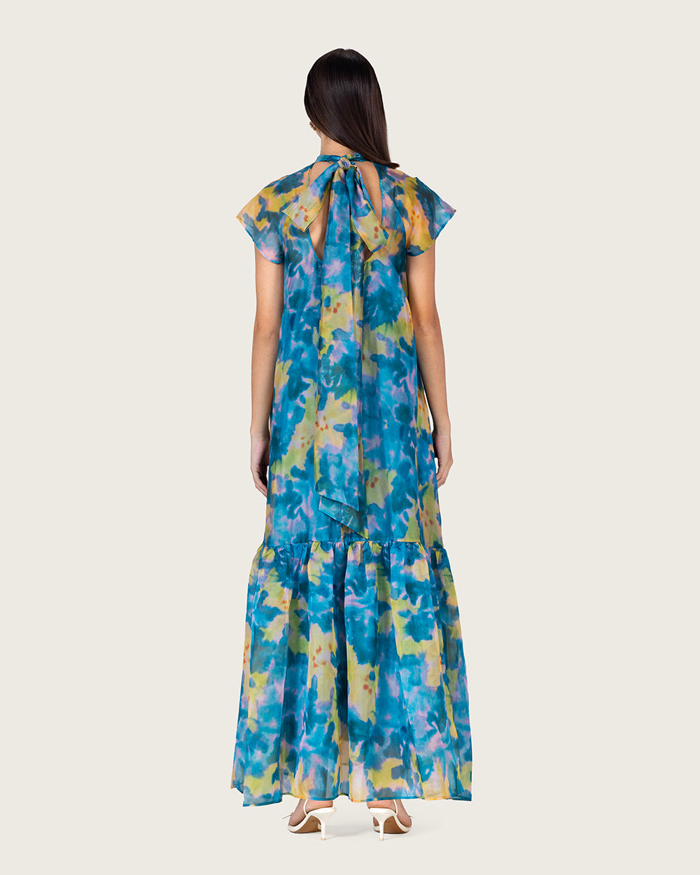 فستان ماكسي أورغانزا بطبعة مميزة مع فيونكة خلفية