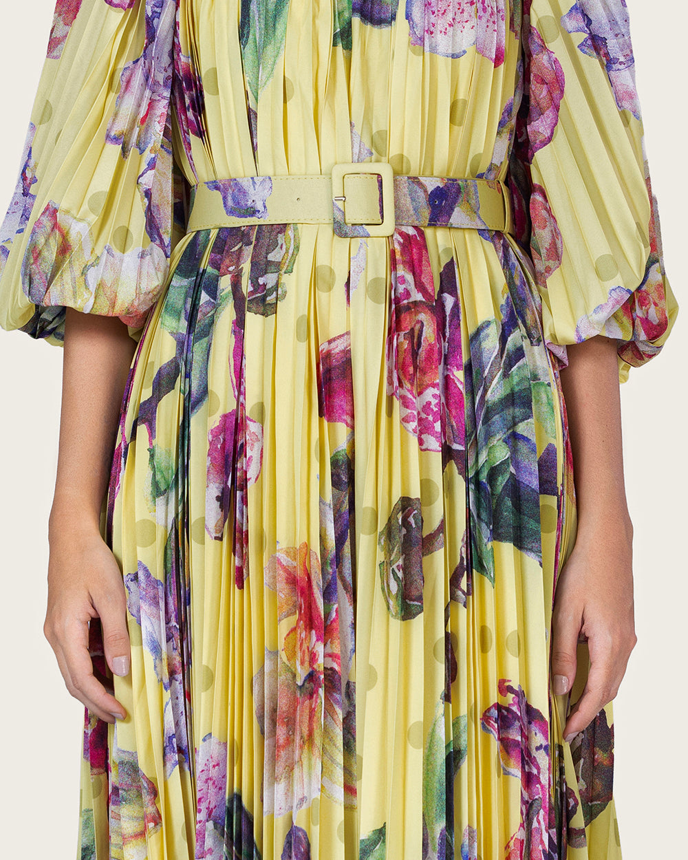 فستان ميدي شيفون أصفر مزهر بكسرات مع حزام