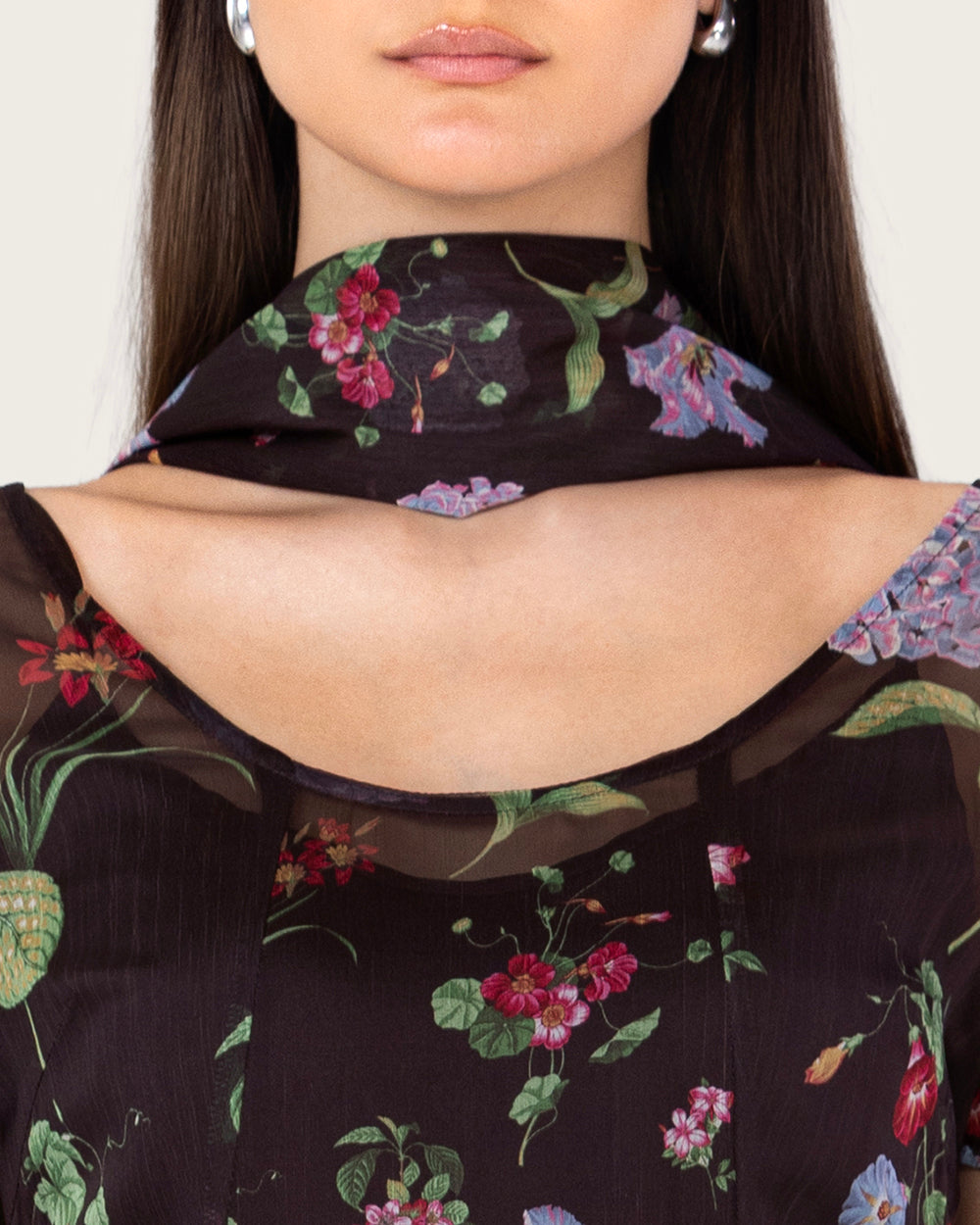 فستان طول الكاحل شيفون مزهر داكن بطبقة شفافة