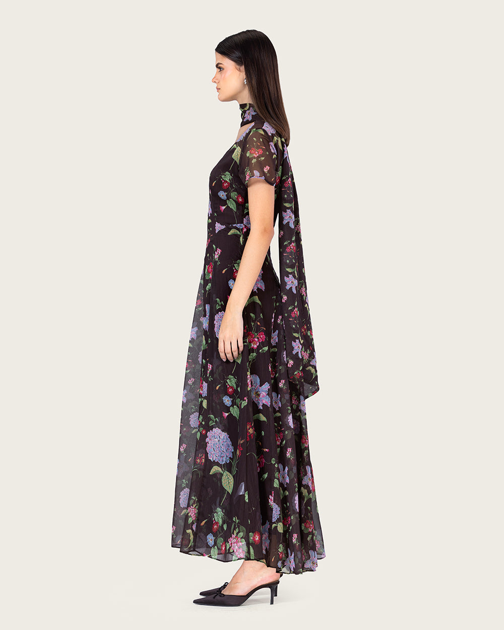 فستان طول الكاحل شيفون مزهر داكن بطبقة شفافة