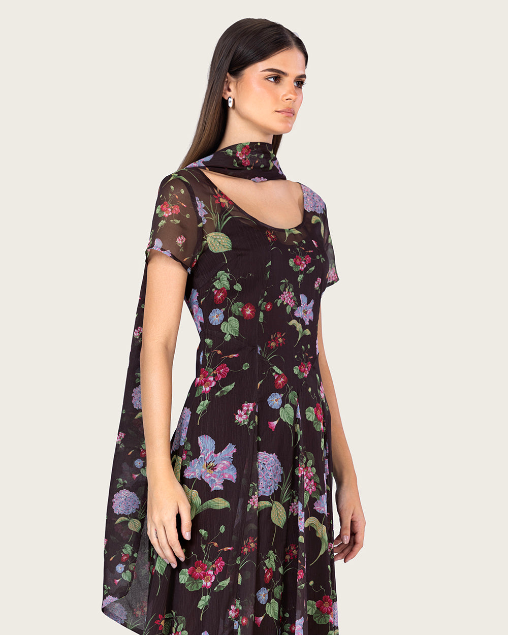 فستان طول الكاحل شيفون مزهر داكن بطبقة شفافة