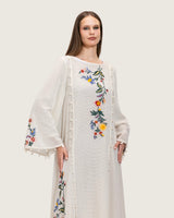 فستان ماكسي سكري بتطريز زهري وحواف مزينة