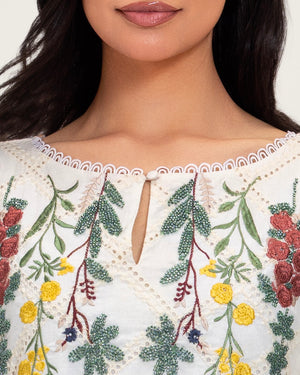 فستان قفطان مطرز بتفاصيل زهرية – أبيض عاج