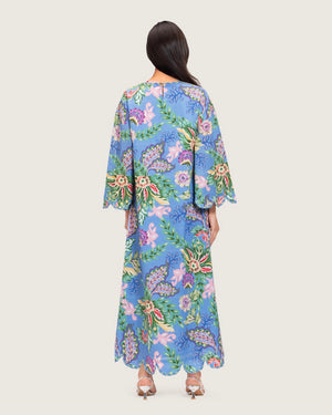 قفطان ماكسي ازرق بطبعة زهور وياقة مربعة