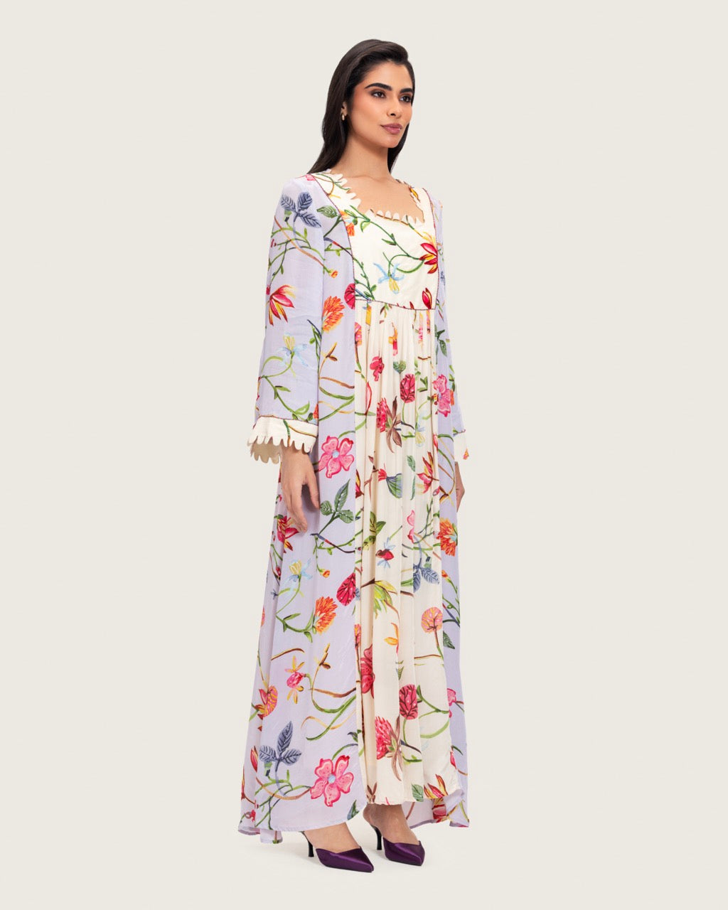 قفطان ماكسي مطبوع بنقشة زهور مع تطريزات خرزية