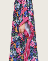 فستان ستان ملون مطبوع بأهداب وتفاصيل ورود ثلاثية الأبعاد