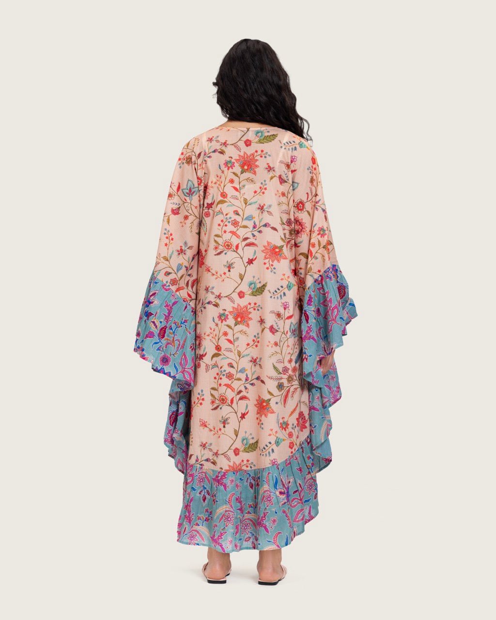 A flowy cotton kaftan with ruffle wide sleeves and mix print - Noētic