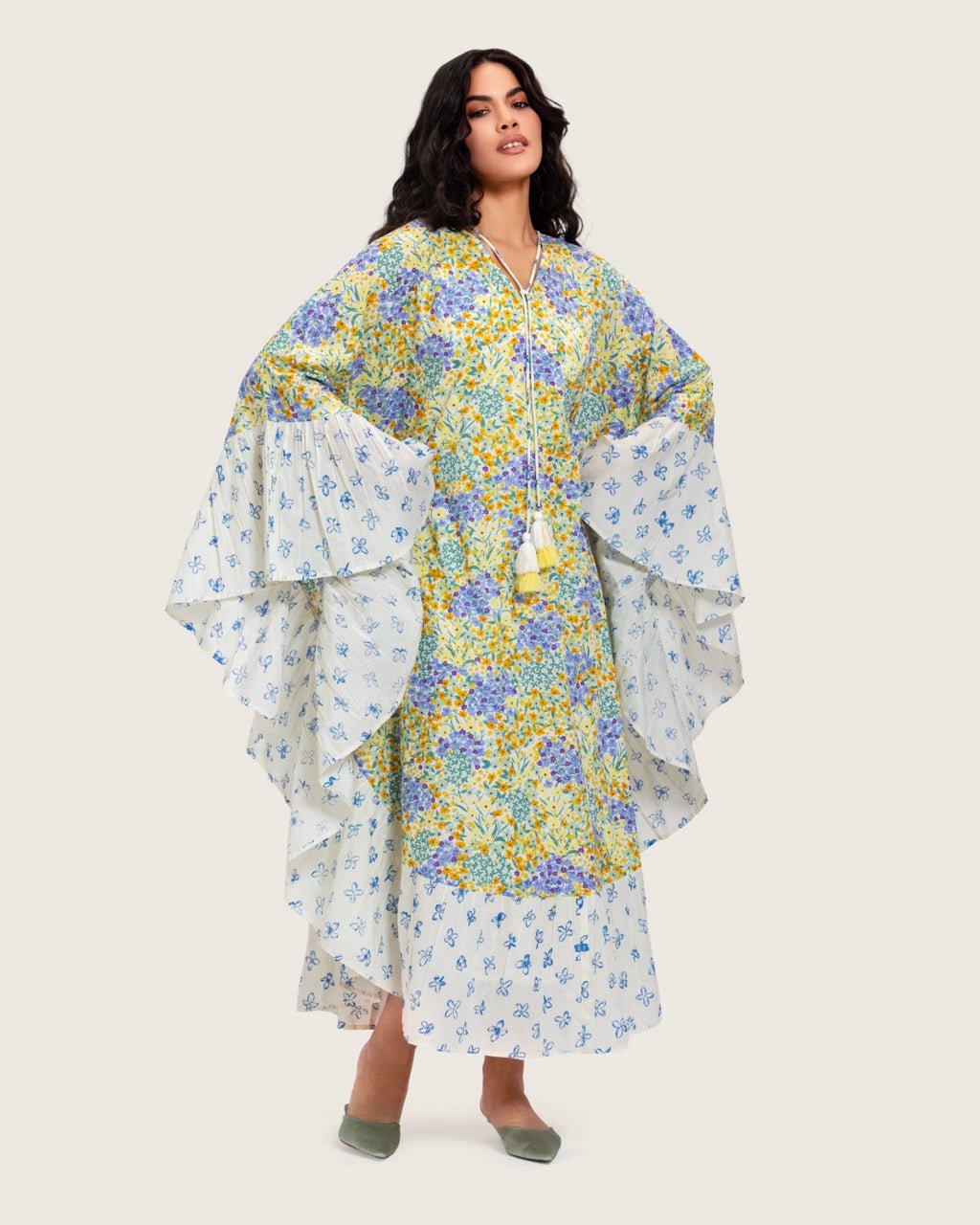 A flowy cotton kaftan with ruffle wide sleeves and pastel print - Noētic