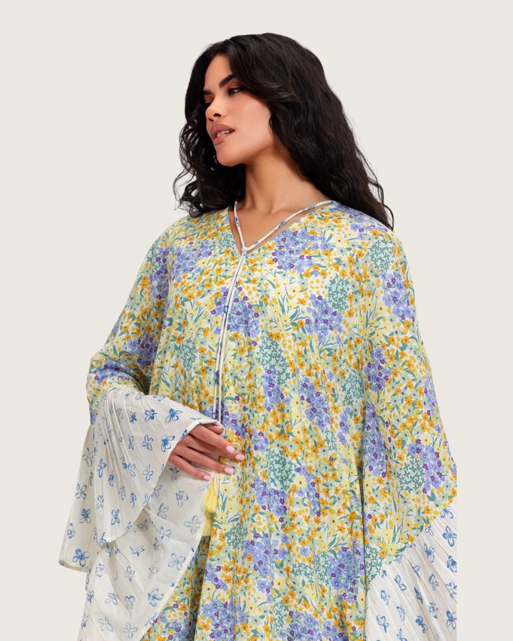 A flowy cotton kaftan with ruffle wide sleeves and pastel print - Noētic