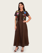 Luxury Linen Two-Piece Set with Hand-Appliqué Floral Embroidery - Noētic