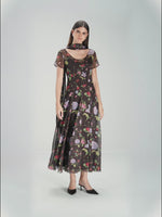 فستان طول الكاحل شيفون مزهر داكن بطبقة شفافة