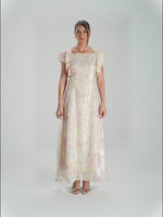 فستان ماكسي مزهر مزين بالترتر بأكمام فراشة