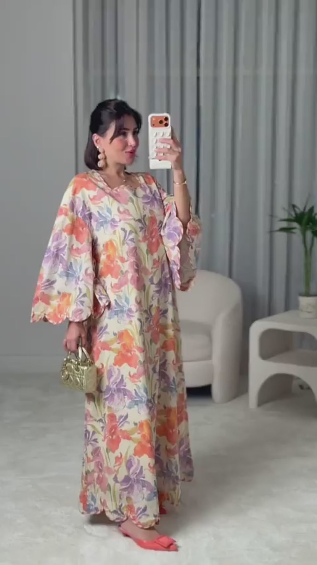 قفطان ماكسي خربزي بطبعة زهور وياقة مربعة