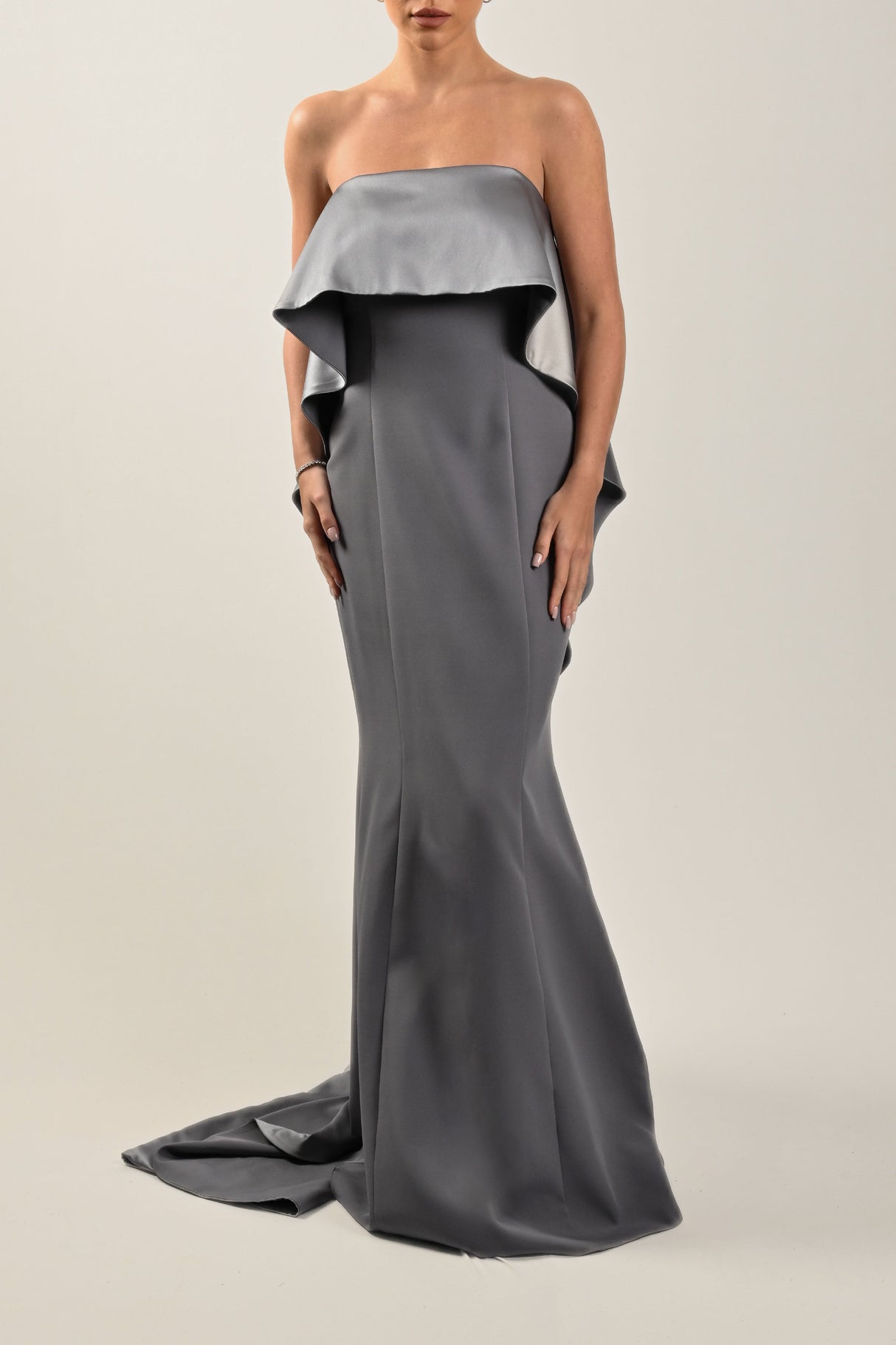 Sleeveless Long Crepe Dress – Elegant Grey Modest Style for Women - Noētic