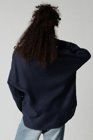 The Oversized Linen Shirt - Noētic